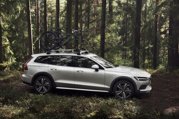The second generation of the versatile all-terrain Volvo V60 Cross Country