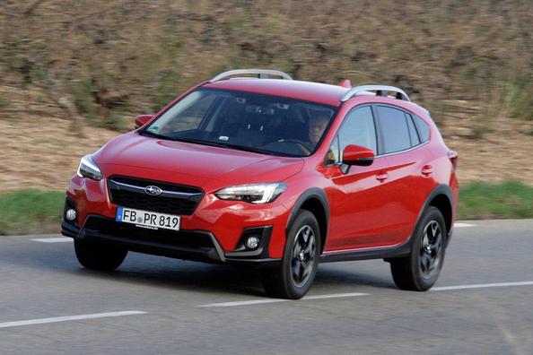 Overview compact crossover Subaru XV