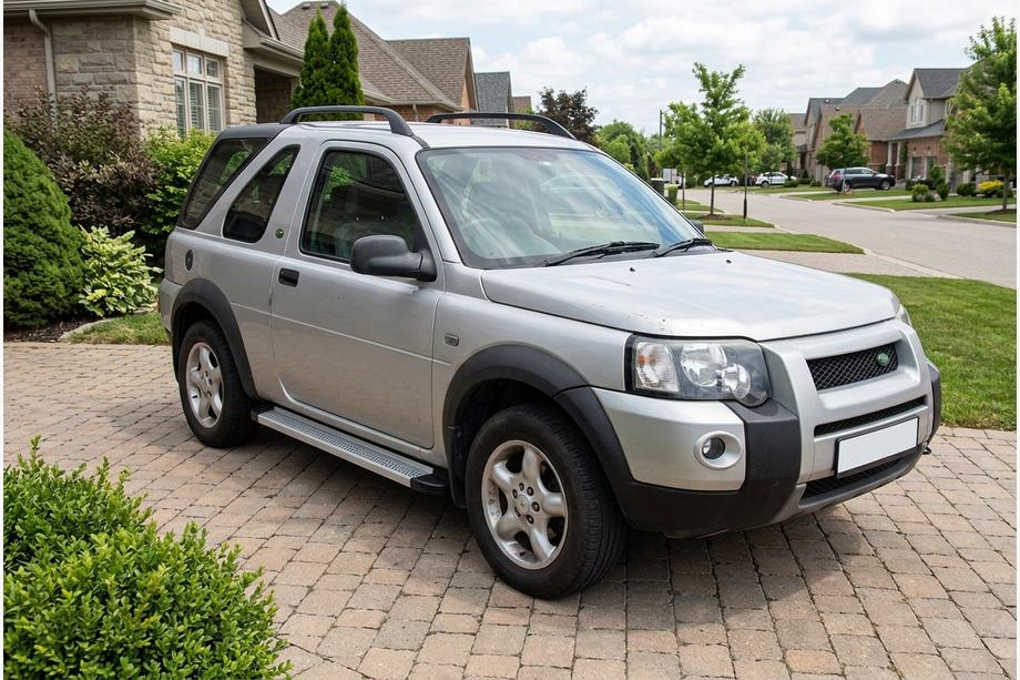 Land Rover Freelander I 1997-2006 Side Steps Maya V2 (2 pcs, Aluminum) Image