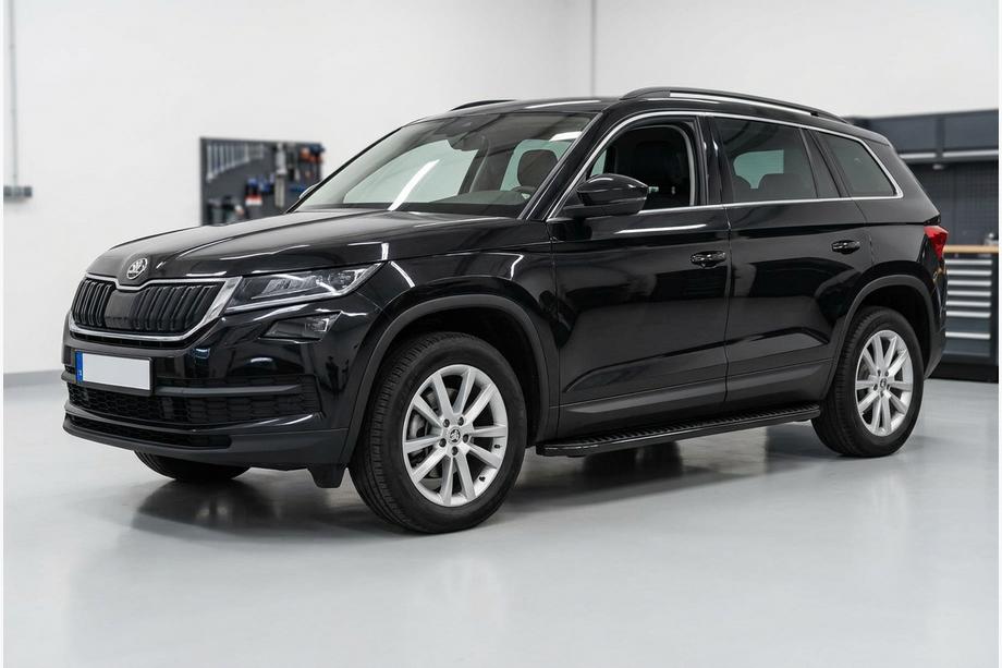 Skoda Kodiaq 2016-2023 Side Steps Tayga Black (2 pcs, Aluminum) Image
