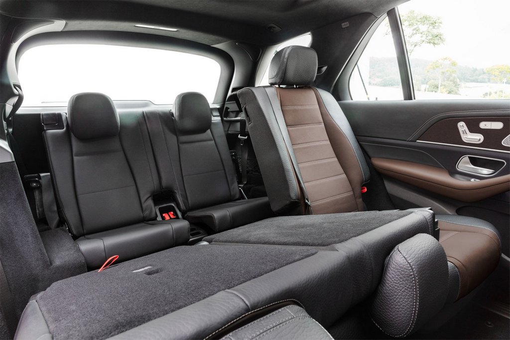 Premium crossover Mercedes-Benz GLE new generation