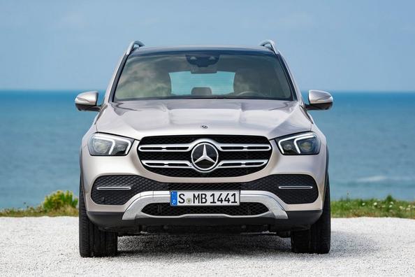 Premium crossover Mercedes-Benz GLE new generation