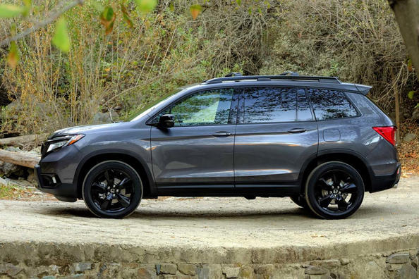 Overview of Honda Passport Photo 9