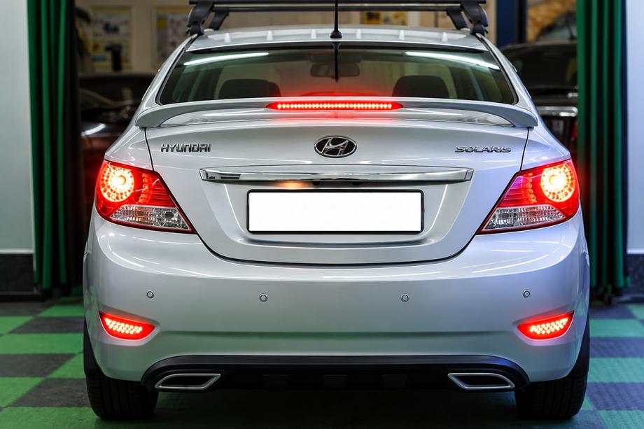 Hyundai Accent 2011-2017 Spoiler Niken V2 (primed for painting) Image