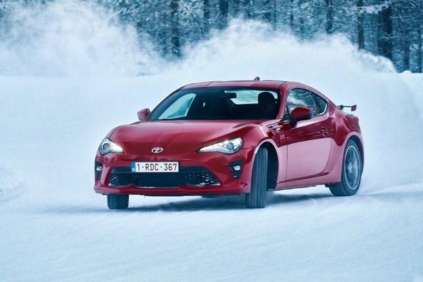 Review of the updated coupe, Toyota GT86