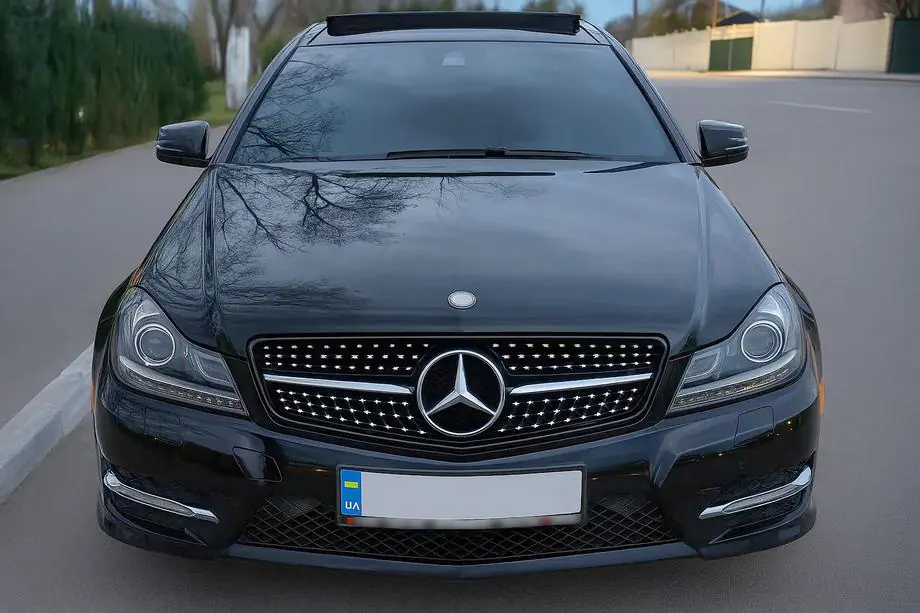 Mercedes C-class W204 2007-2015 Front Grille Diamond Black Image