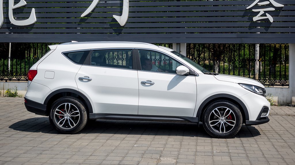 Review of the updated crossover Dongfeng 580