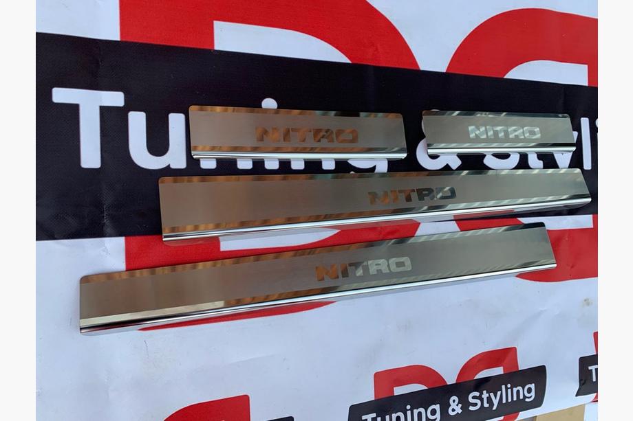Dodge Nitro 2006-2011 Door Sill Protectors Natanko (Stainless Steel) Standard - Lohmann Tape, 0.5mm Photo 3