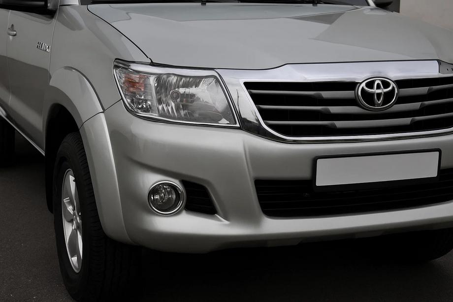 Toyota Hilux 2006-2015 Headlight covers (2 pcs, plastic) Image