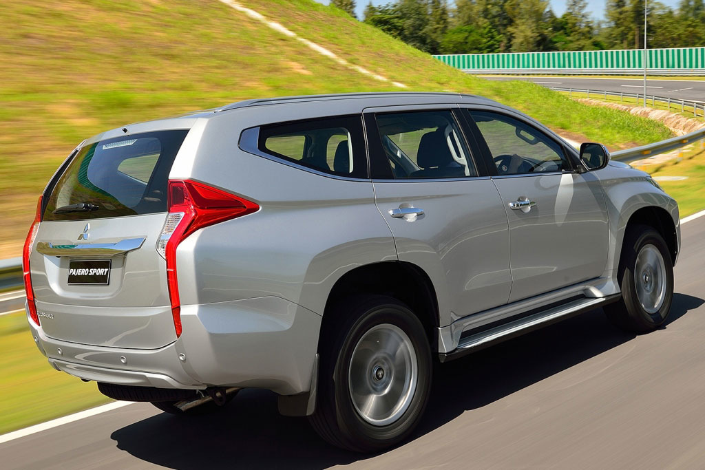 The third generation SUV Mitsubishi Pajero Sport