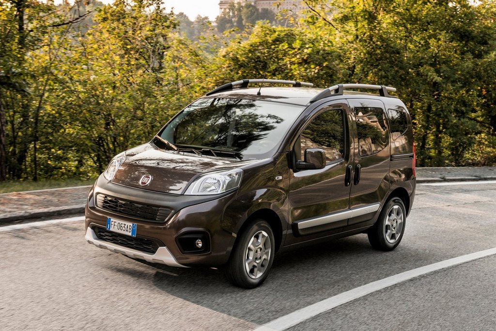 Overview of the compact MPV Fiat Qubo