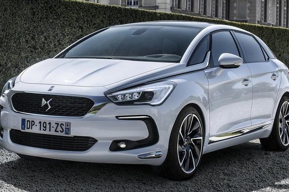 Review five-door hatchback Citroen DS5