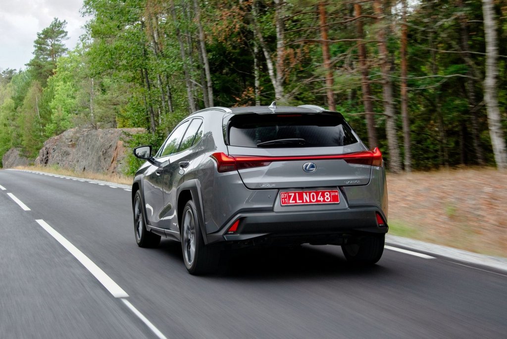 Hybrid modification of the crossover UX Lexus 250h