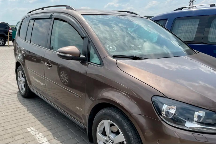 Volkswagen Touran 2010-2015 Window Deflectors (4 pcs, HIC) Image