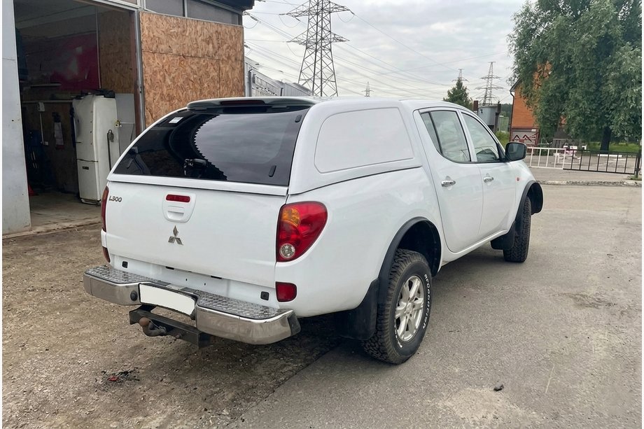 Mitsubishi L200 2006-2015 Truck Canopy (2012-2015) Image
