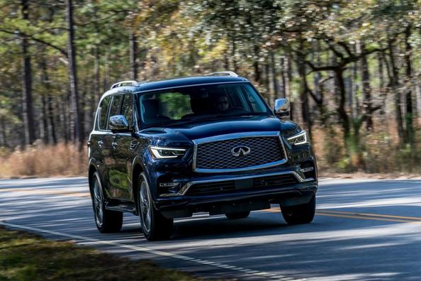 Overview of the premium SUV Infiniti QX80 Photo 1