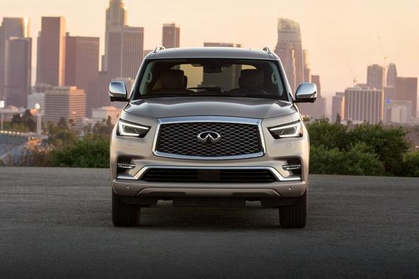 Overview of the premium SUV Infiniti QX80 Photo 9