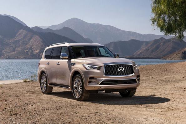 Overview of the premium SUV Infiniti QX80 Photo 3
