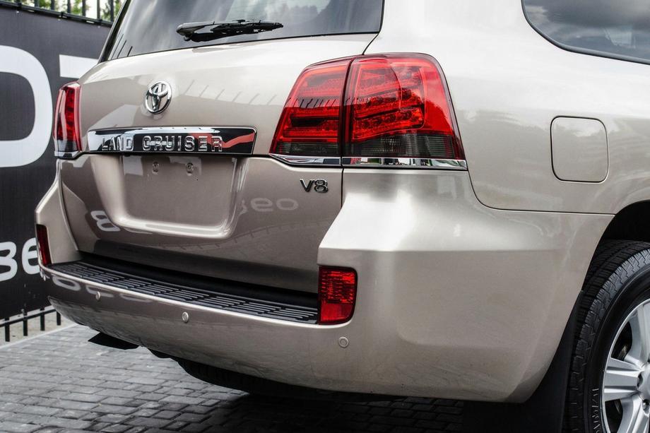 Toyota Land Cruiser 200 2007-2021 Tail Lights 2007-2015 V-3 (Lexus Design 2012-2015) Image