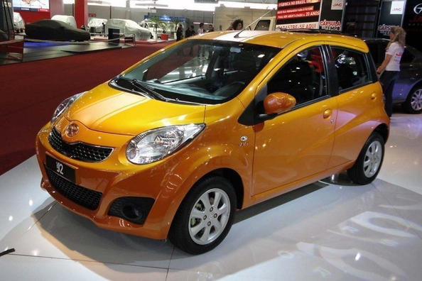 Overview compact hatchback JAC J2