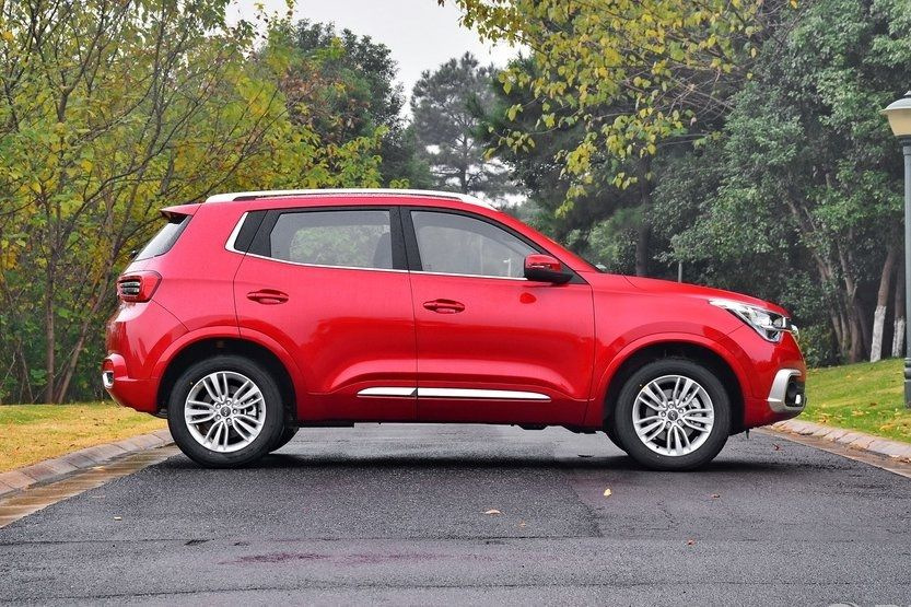 Compact urban crossover Chery Tiggo 4