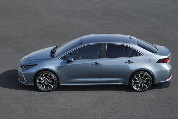Review sedan Toyota Corolla twelfth generation Photo 10