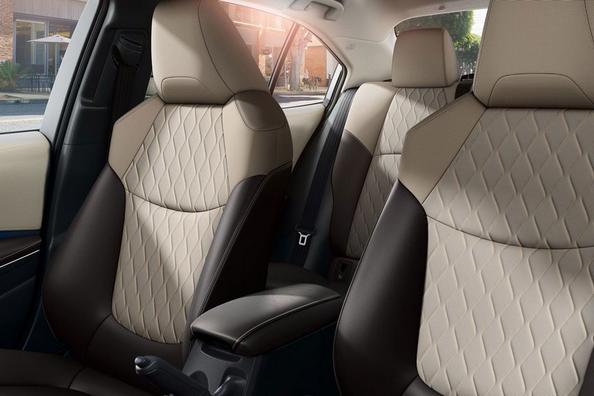 Review sedan Toyota Corolla twelfth generation Photo 8