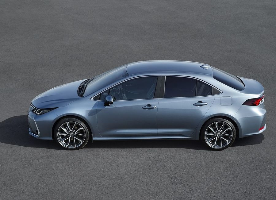 Review sedan Toyota Corolla twelfth generation