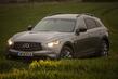 Overview of the crossover Infiniti QX70 photo 1