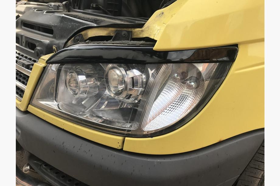 Mercedes Sprinter W901/902/903/904/905 1995–2006 Headlight eyelids (black, ABS, 2000-2006) Photo 3