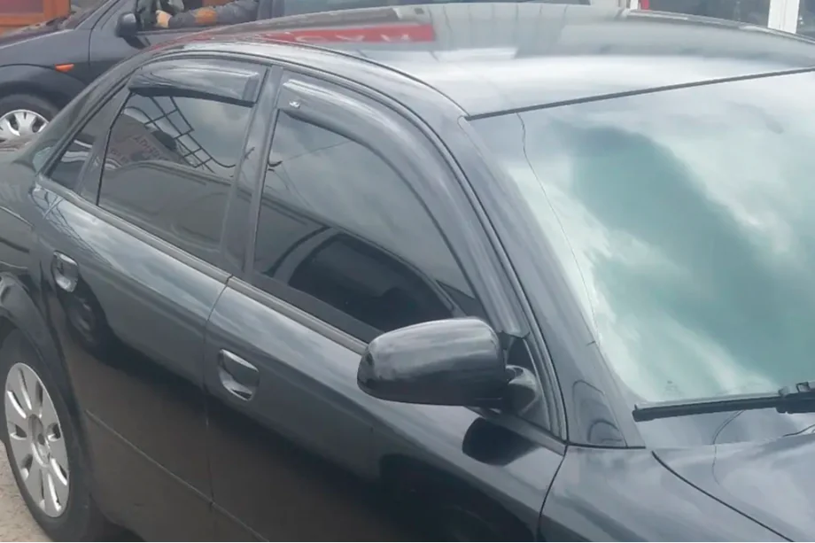 Audi A4 B6 2000-2004 Side window wind deflectors Sedan (4 pcs, HIC) Image