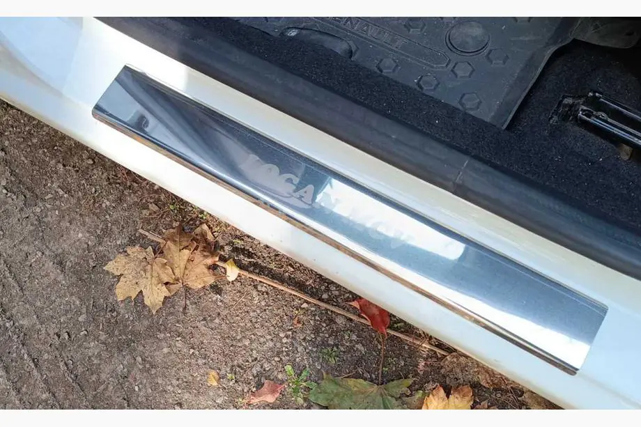 Renault Logan MCV 2013-2022 Door Sill Protectors Carmos V1 (4 pcs, Stainless Steel) Image