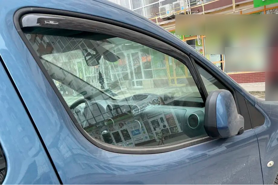 Citroen Berlingo 2008-2018 In-channel window deflectors (2 pcs, HIC) Image