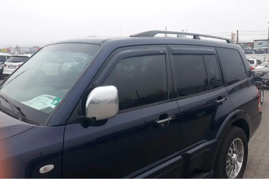 Land Rover Discovery III 2004–2009 Window Deflectors (4 pcs, HIC) Image