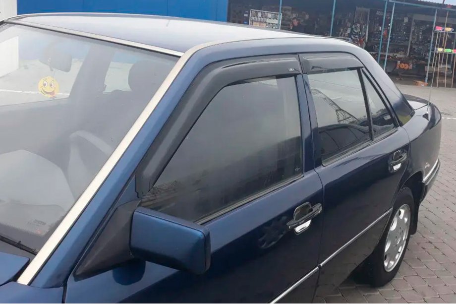 Mercedes E-class W124 1984–1997 Window Deflectors SD (4 pcs, HIC) Image