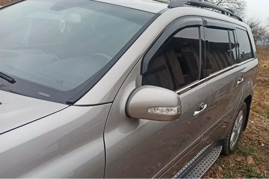 Mercedes GL class X164 2006-2012 Window Deflectors (4 pcs, HIC) Image