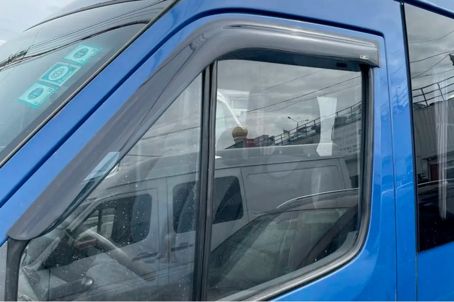 Mercedes Sprinter W901/902/903/904/905 1995–2006 Window Deflectors (2 pcs, HIC) Image