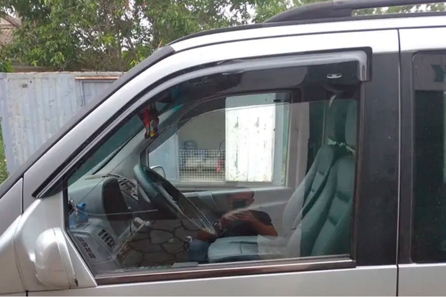 Mercedes Vito W638 1996-2003 Window Deflectors (2 pcs, HIC) Photo 10