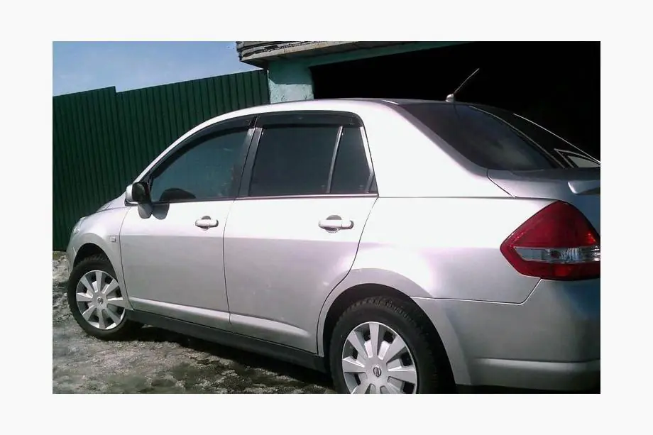 Nissan Tiida 2004-2011 Window Deflectors SD (4 pcs, HIC) Image