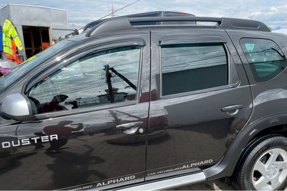 Renault Duster 2008–2017 Window Deflectors (4 pcs, HIC) Image