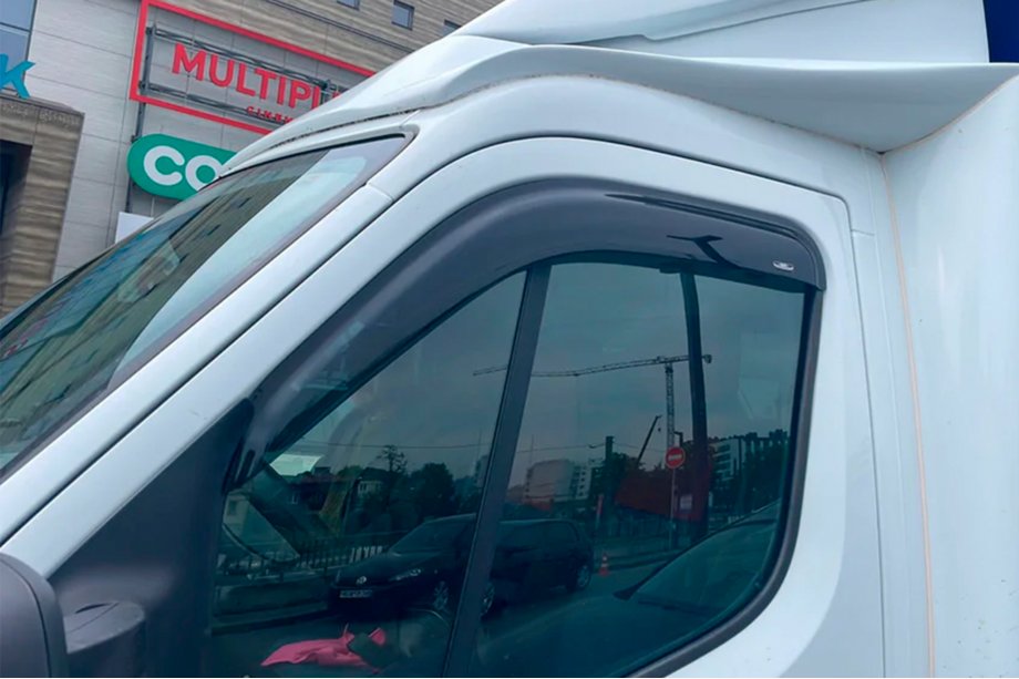Renault Master 2011-2023 Window Deflectors (2 pcs, HIC) Image