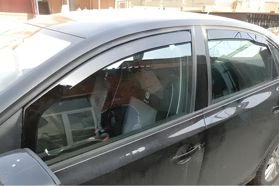 Skoda Octavia I Tour A4 1996-2010 HIC In-Channel Wind Deflectors (SD, 4 pcs) Image