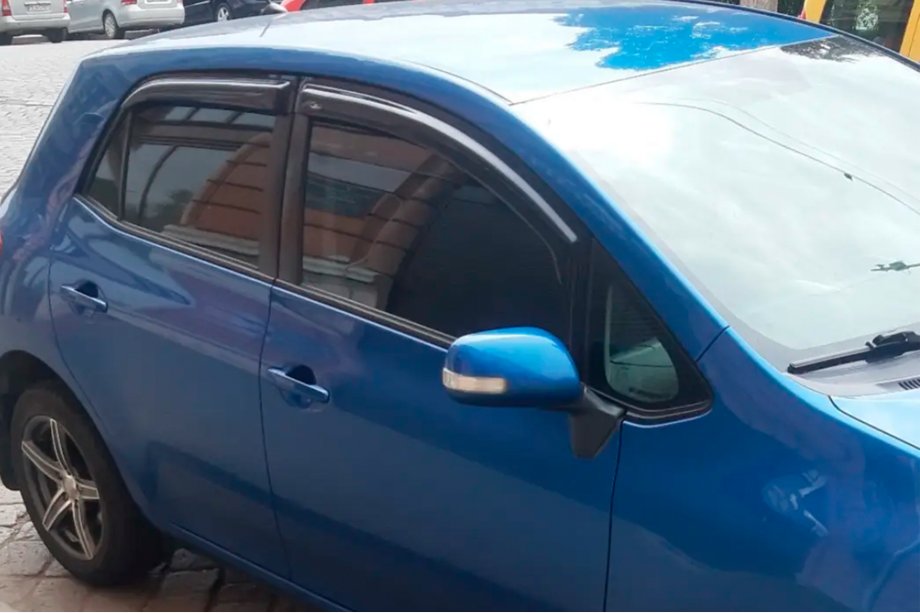 Toyota Auris 2007-2012 Window Deflectors (4 pcs, HIC) Image