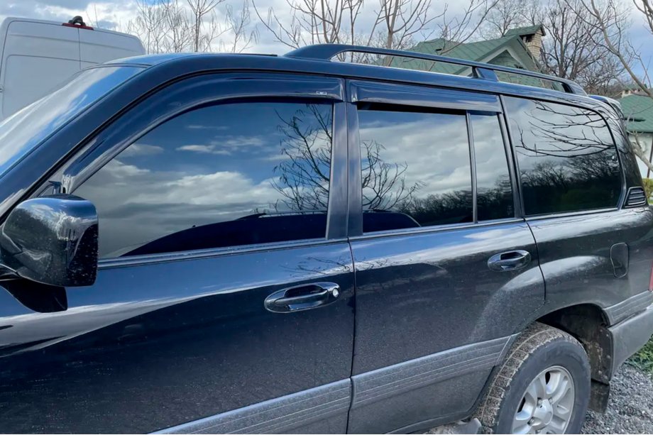 Toyota Land Cruiser 100 1998-2007 Window Deflectors (4 pcs, HIC) Image