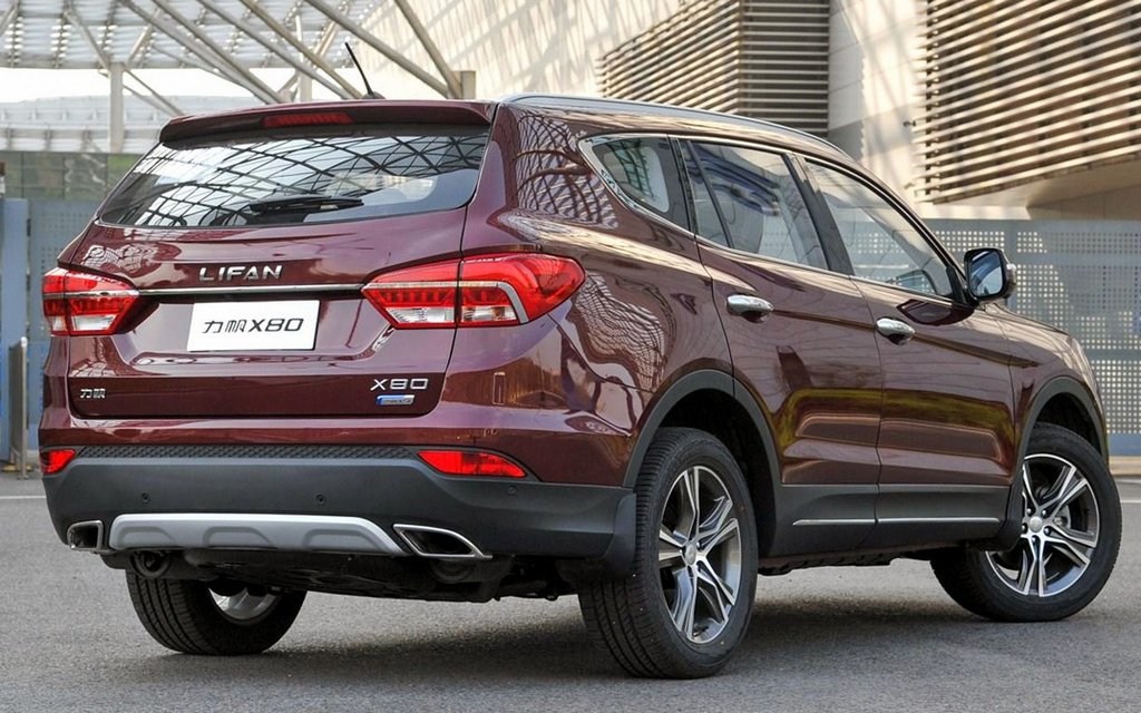 Overview all-wheel drive seven-seat crossover Lifan X80