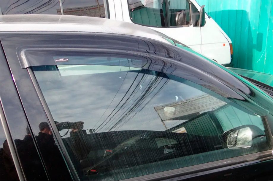 Volkswagen Golf 4 1997-2006 Window Deflectors Variant (4 pcs, HIC) Image