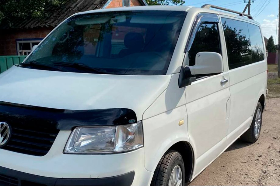 Volkswagen T5 Caravelle 2004-2010 Window Deflectors (2 pcs, HIC) Image