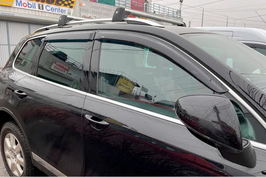 Volkswagen Touareg 2010-2018 Window Deflectors (4 pcs, HIC) Image