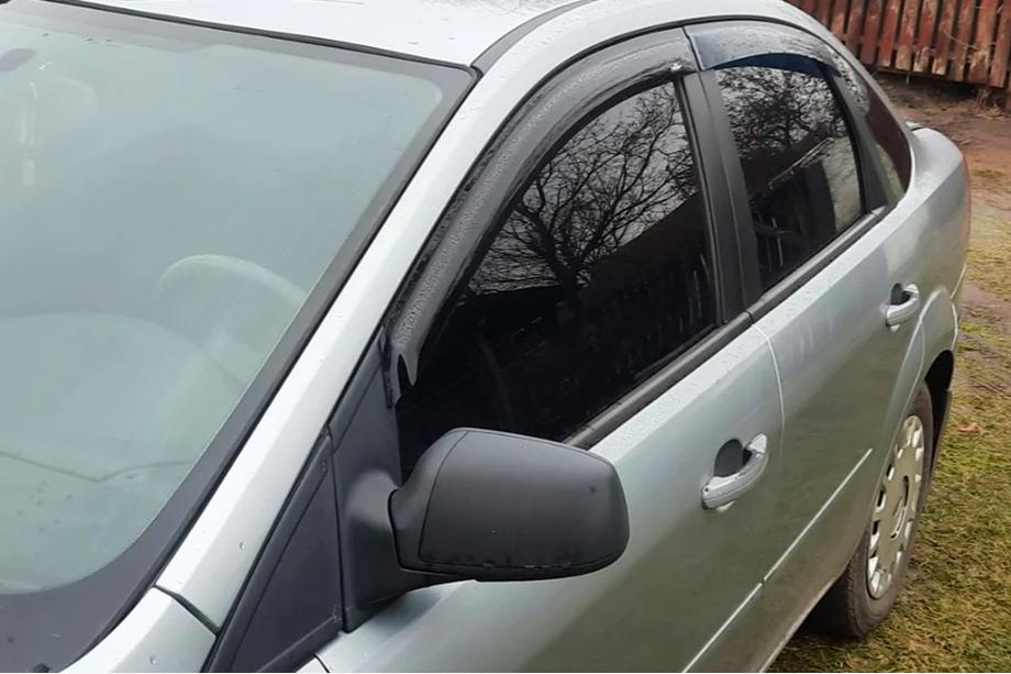 Ford Focus II 2005-2008 Window Deflectors SD/HB (4 pcs, HIC) Image