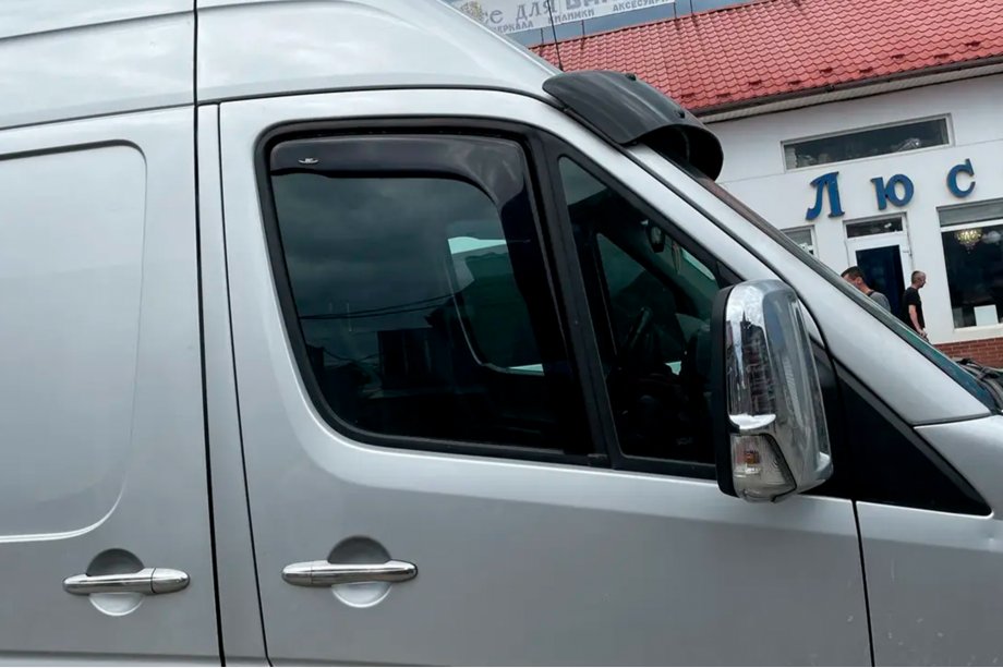 Volkswagen Crafter 2006-2016 In-channel window deflectors (2 pcs, HIC) Image